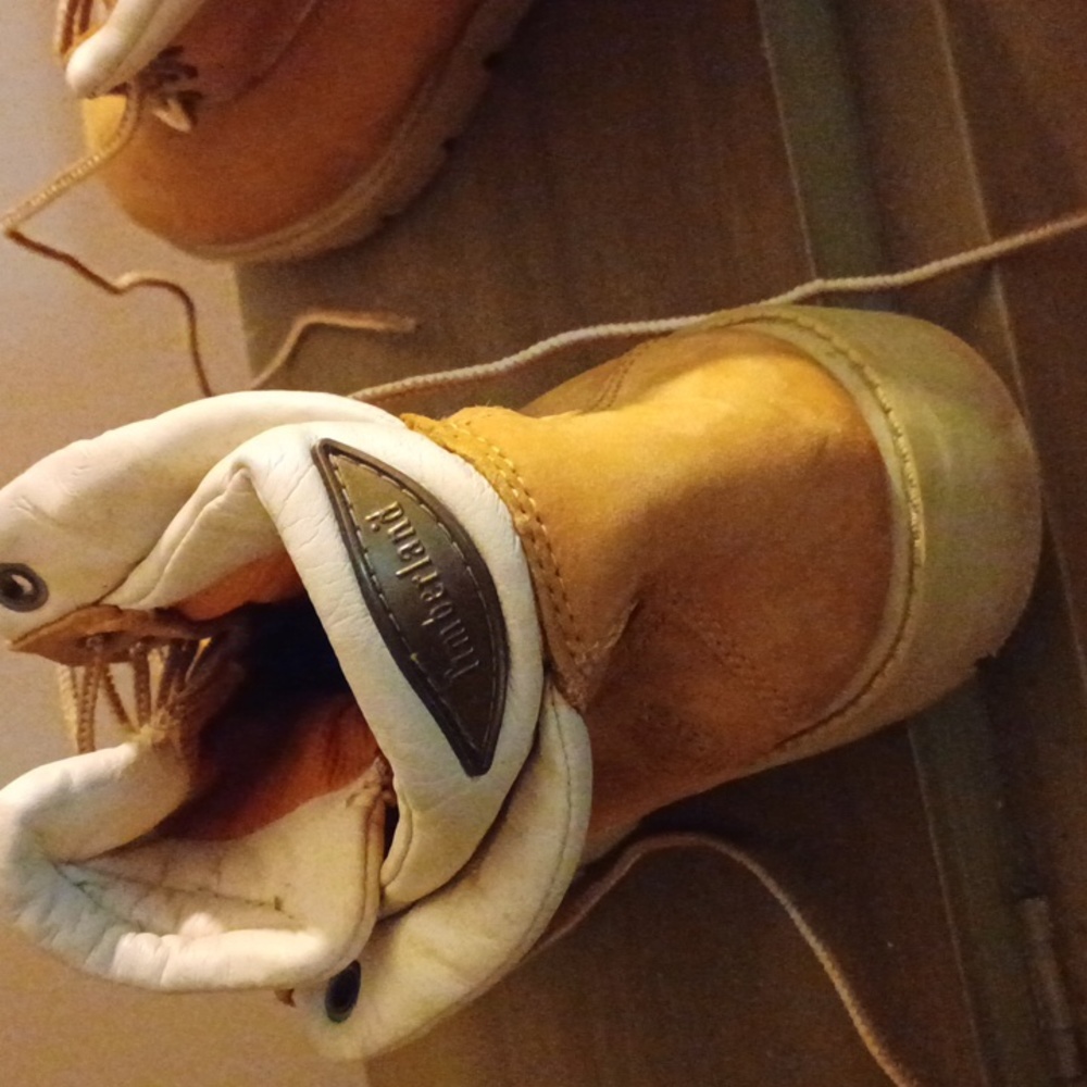 Shoes - Picture 2 of 6